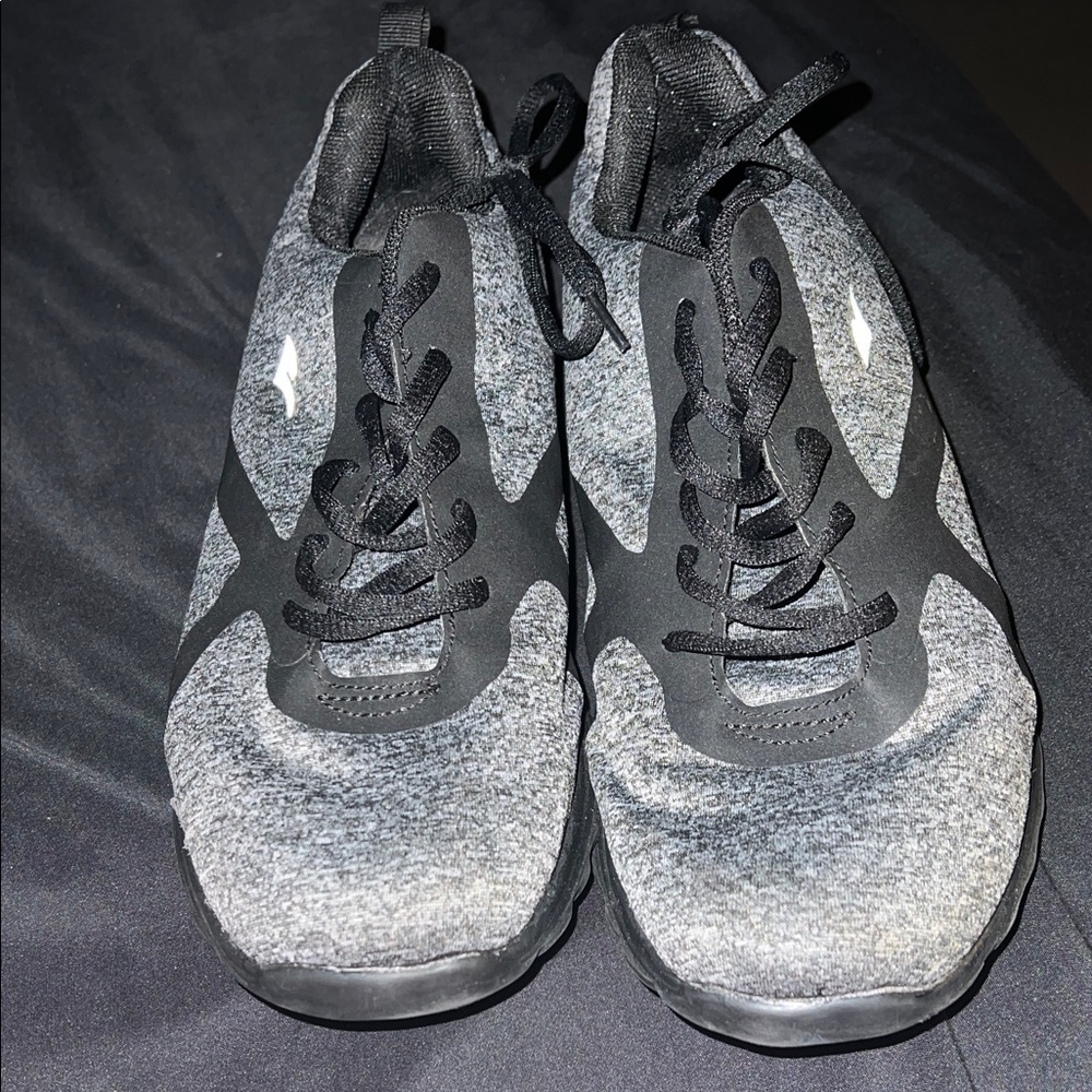Everylast memory foam Gray and Black Athletic Sneakers